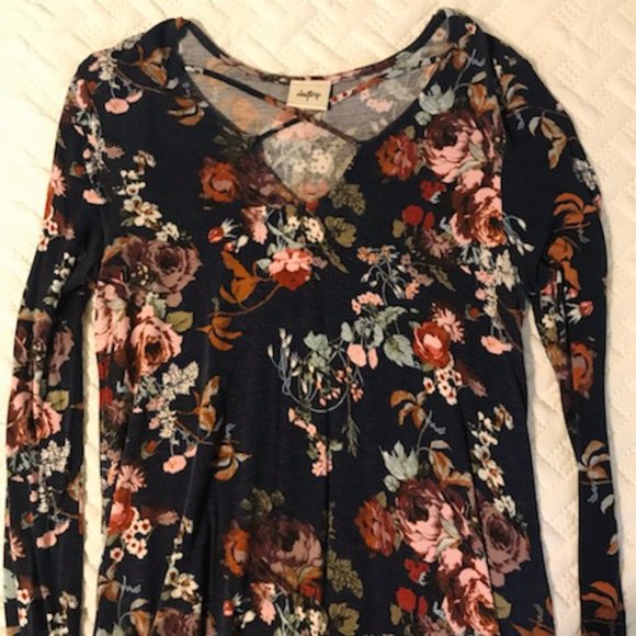 Daytrip SOFT Floral Top from Buckle - Picture 2 of 4